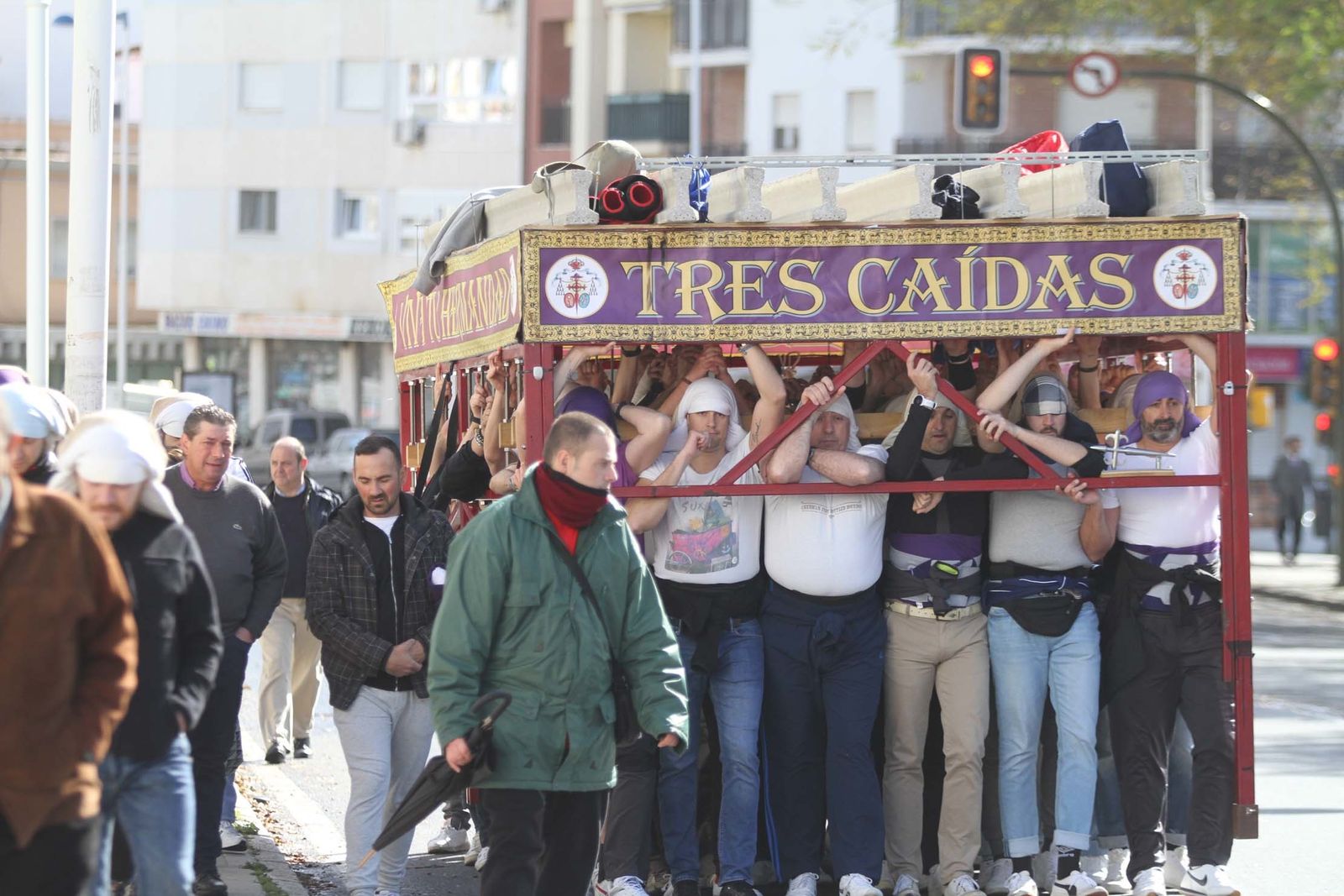 Imágenes del ensayo solidario de la Hermandad de Tres Caidas
