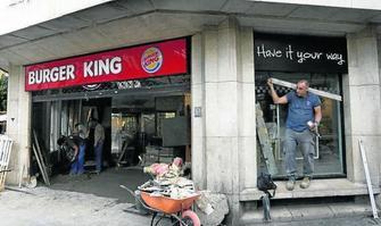 El establecimiento en obras, en la tarde de ayer.