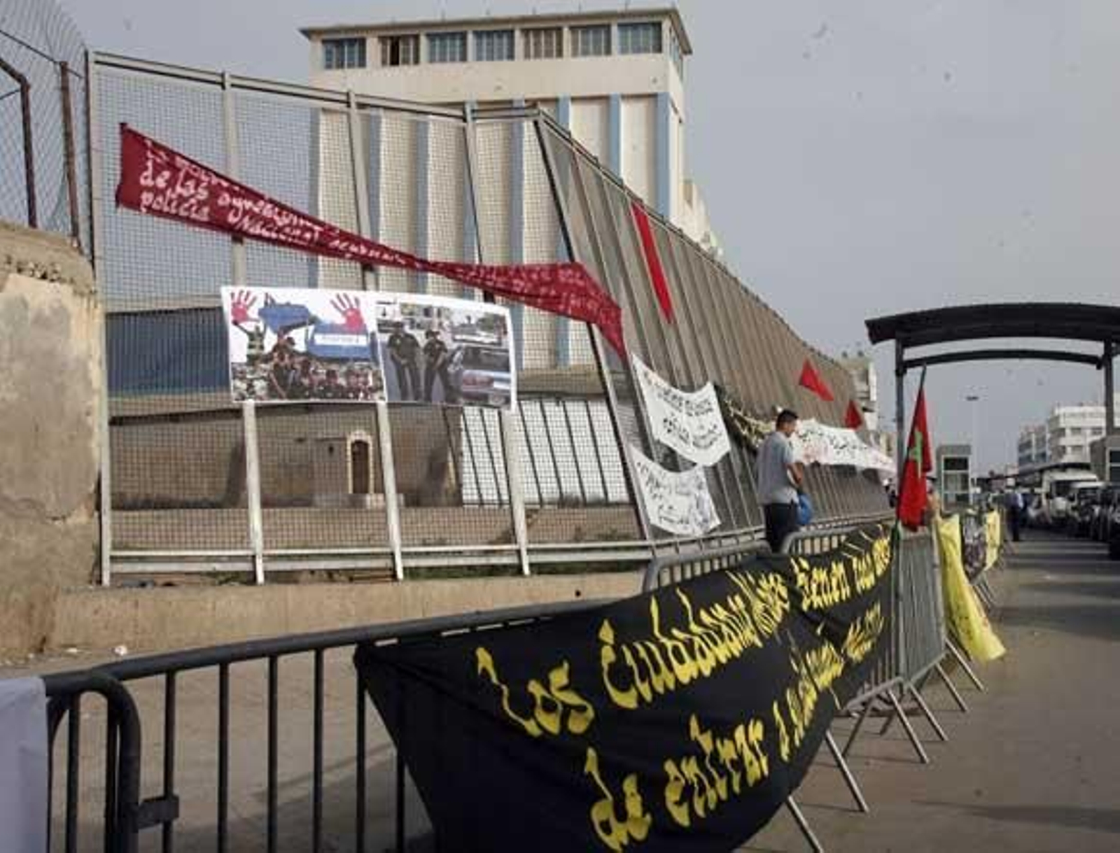 Activistas marroquíes llaman a bloquear la frontera de Ceuta