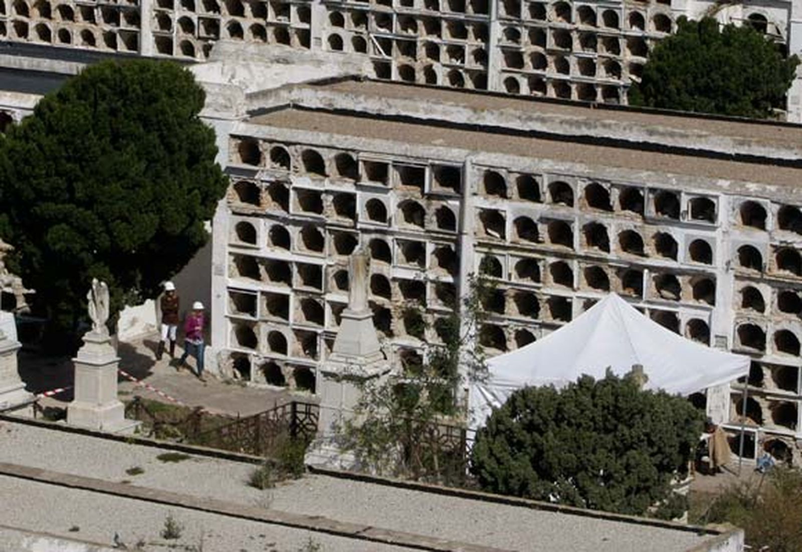 Primera exhumación en Cádiz de un bebé presuntamente robado