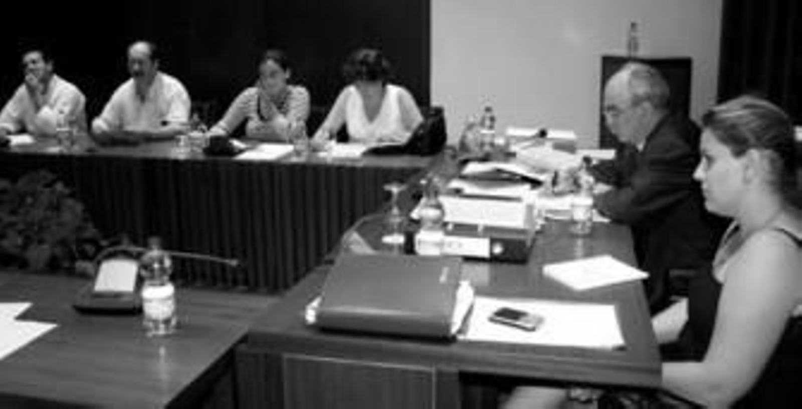 El alcalde, Juan Antonio Millán, durante la reunión mantenida con empresarios turísticos y armadores.