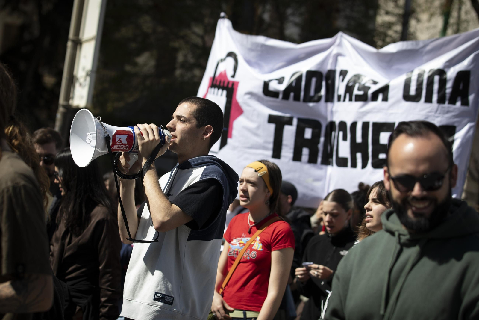 Todas las imágenes de la manifestación contra "el negocio de la vivienda" en Granada