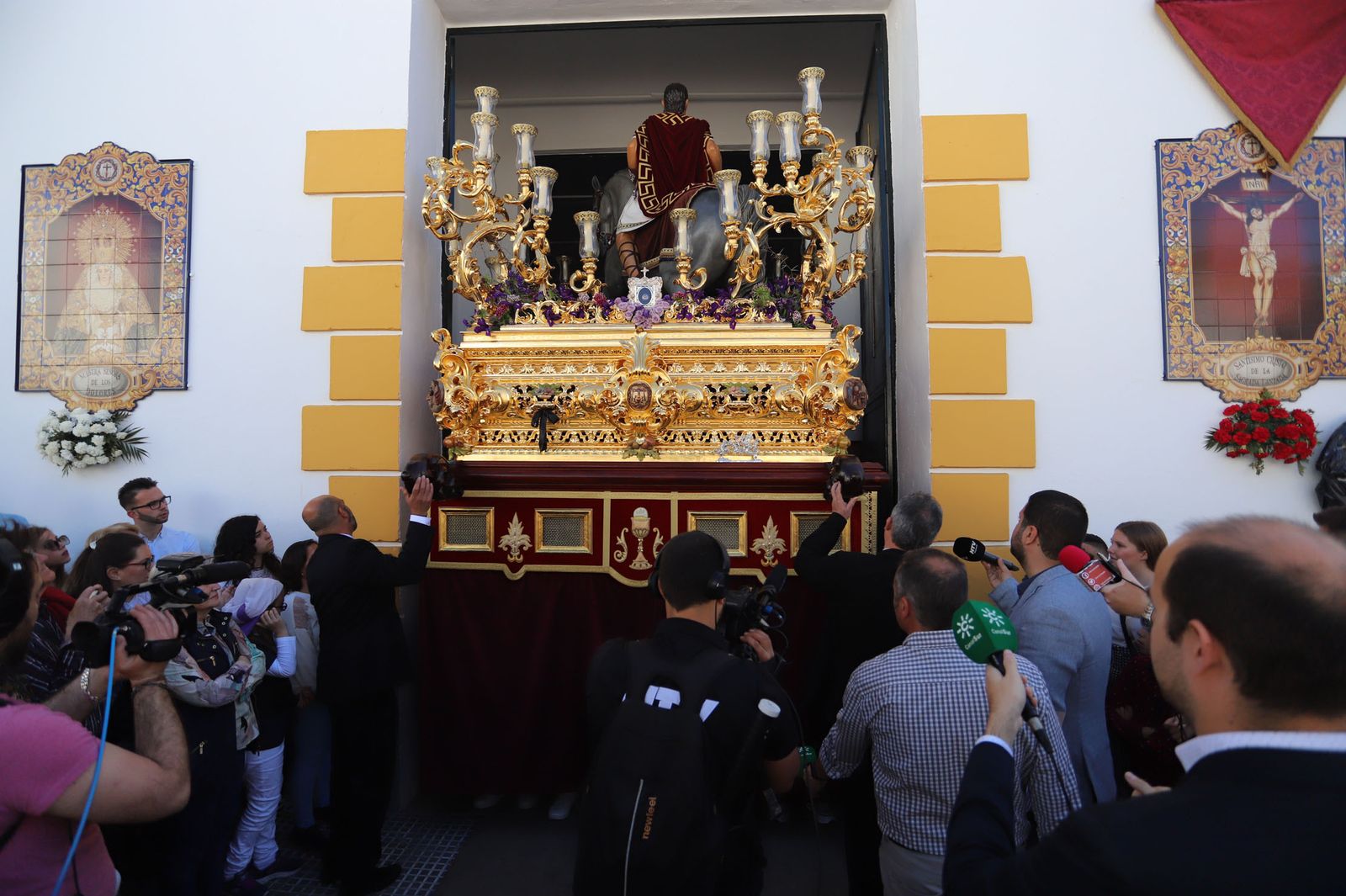 Imágenes de la procesión de la hermandad de la Lanzada de Huelva