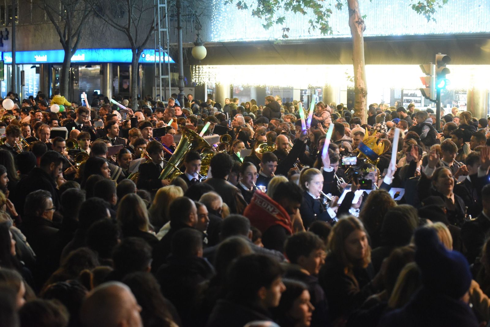 La ilusión se extiende por Córdoba en una mágica cabalgata de Reyes