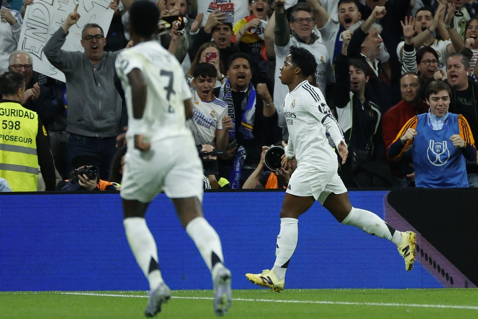 Las fotos del Real Madrid - Real Sociedad camino del Estadio de la Cartuja