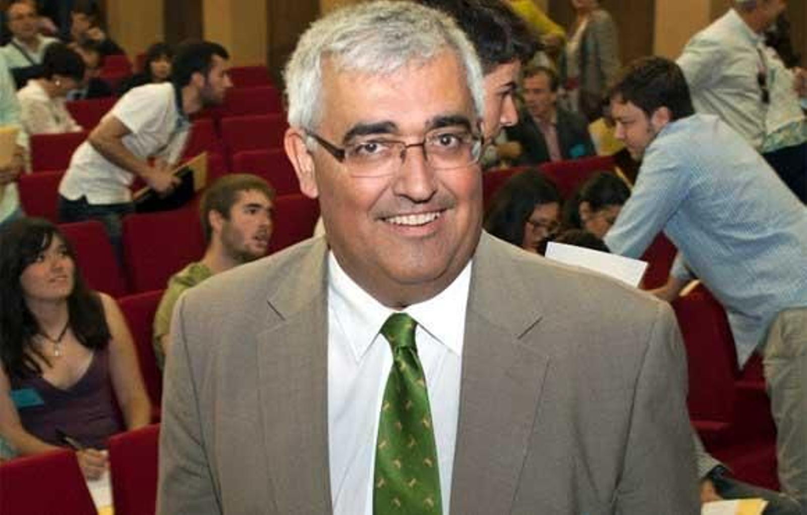 La Hispalense pide a la Junta fraccionar el pago de las matrículas en los plazos que crea conveniente