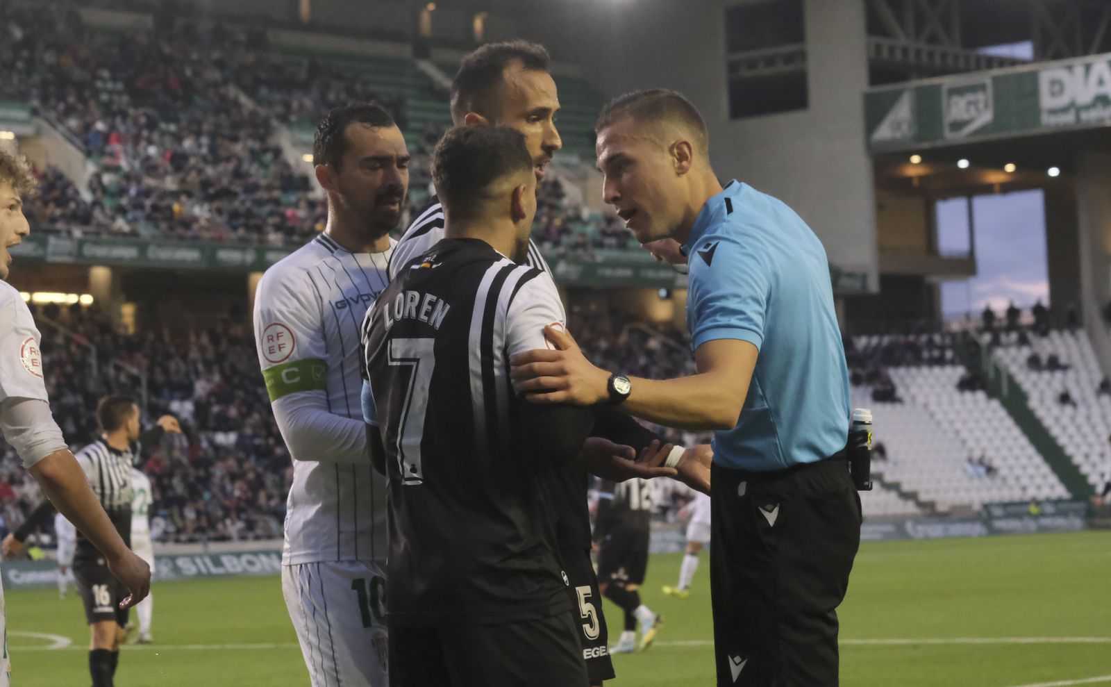 Las imágenes de la derrota del Córdoba CF ante la Balona en El Arcángel