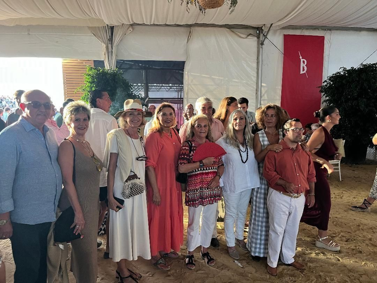 Pepe Gómez-Vela, Charo Lacave, Pilar González de Gregorio, Blanca Berrocal, Sofía de la Cierva, Manolo Barbadillo, Asunción Serrano y Fátima y Rafael Rodríguez Angulo. Pepe Gómez-Vela, Charo Lacave, Pilar González de Gregorio, Blanca Berrocal, Sofía de la Cierva, Manolo Barbadillo, Asunción Serrano y Fátima y Rafael Rodríguez Angulo.