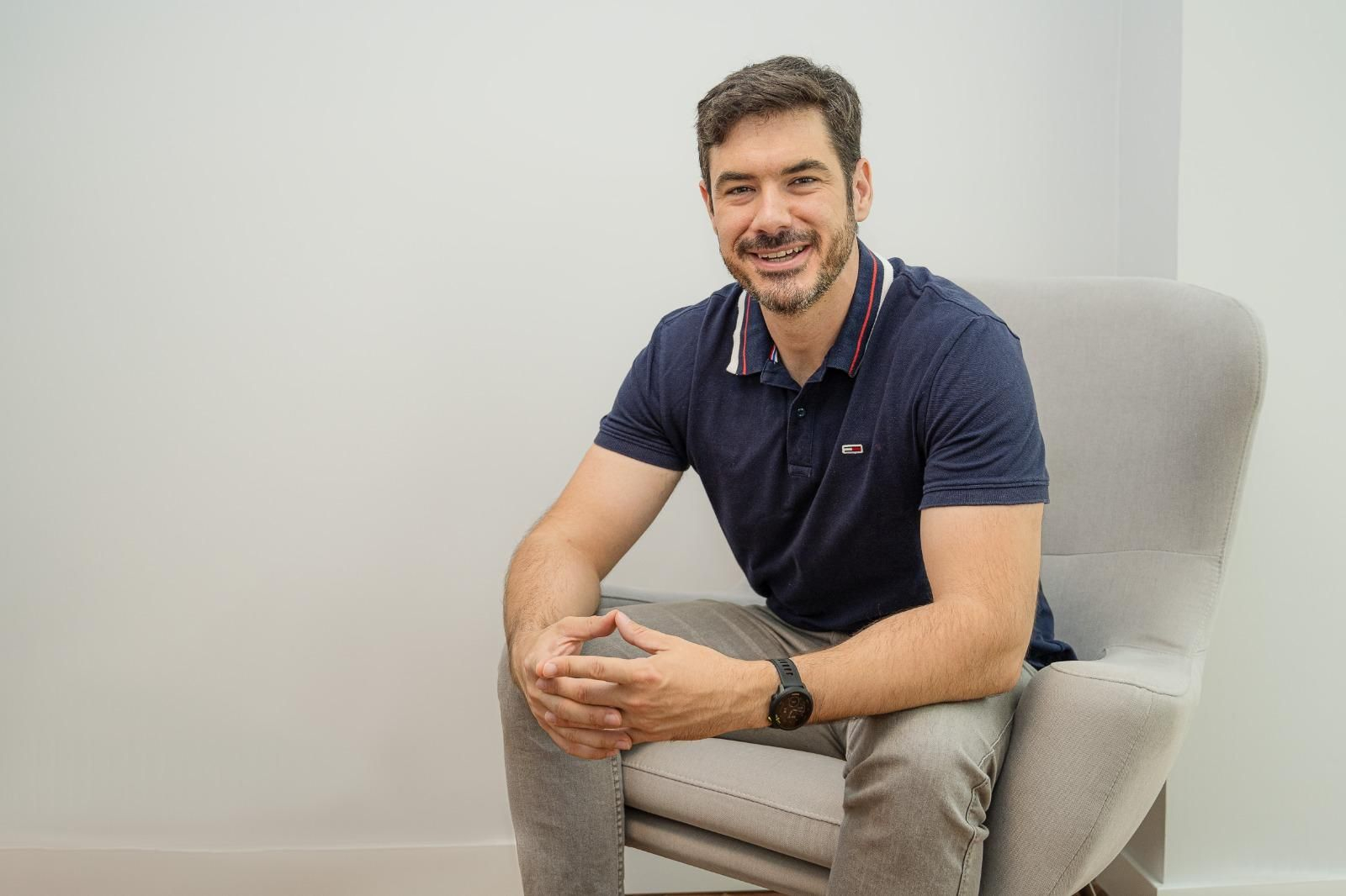 El endocrino Joaquín Puerma posa para una foto promocional.