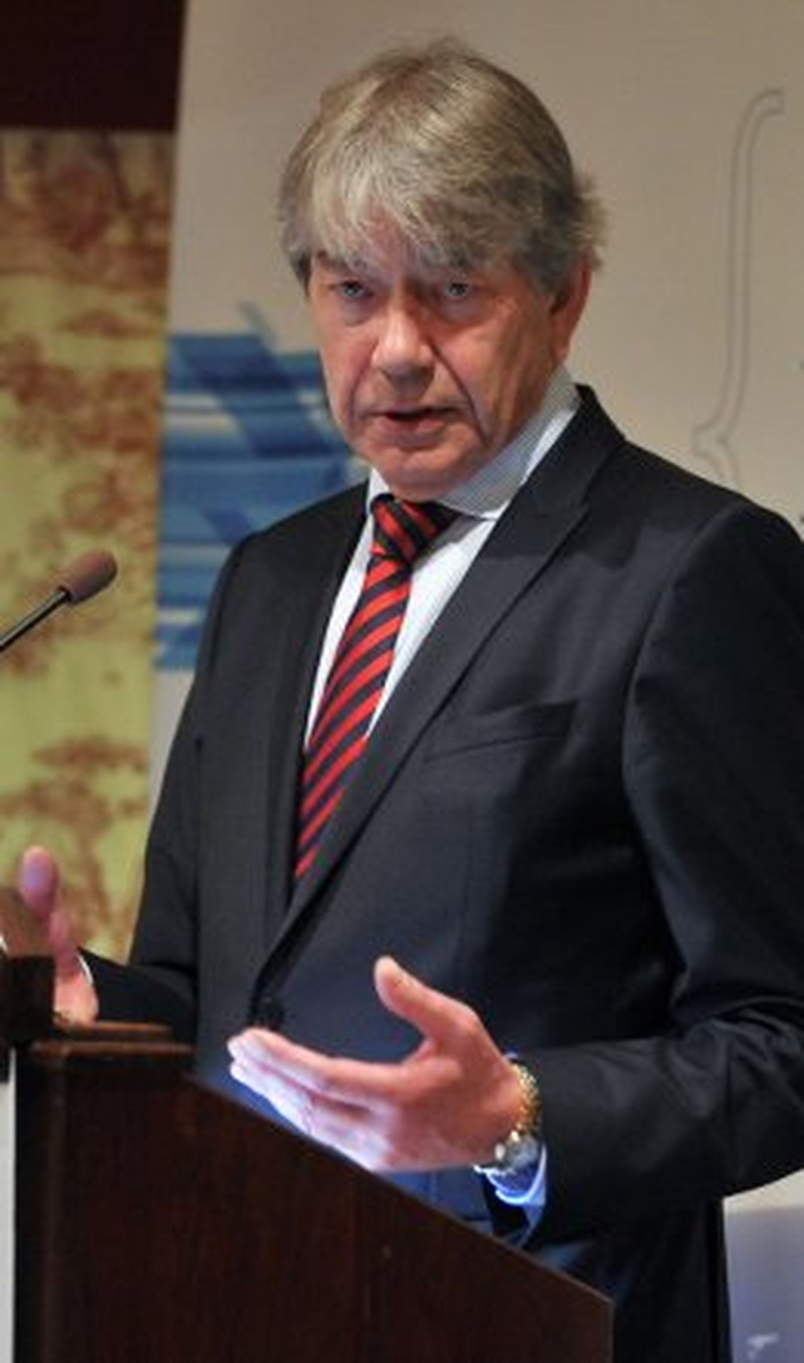 "Hablar de 'Angela Hitler' o del IV Reich no ayuda a salir de la crisis"