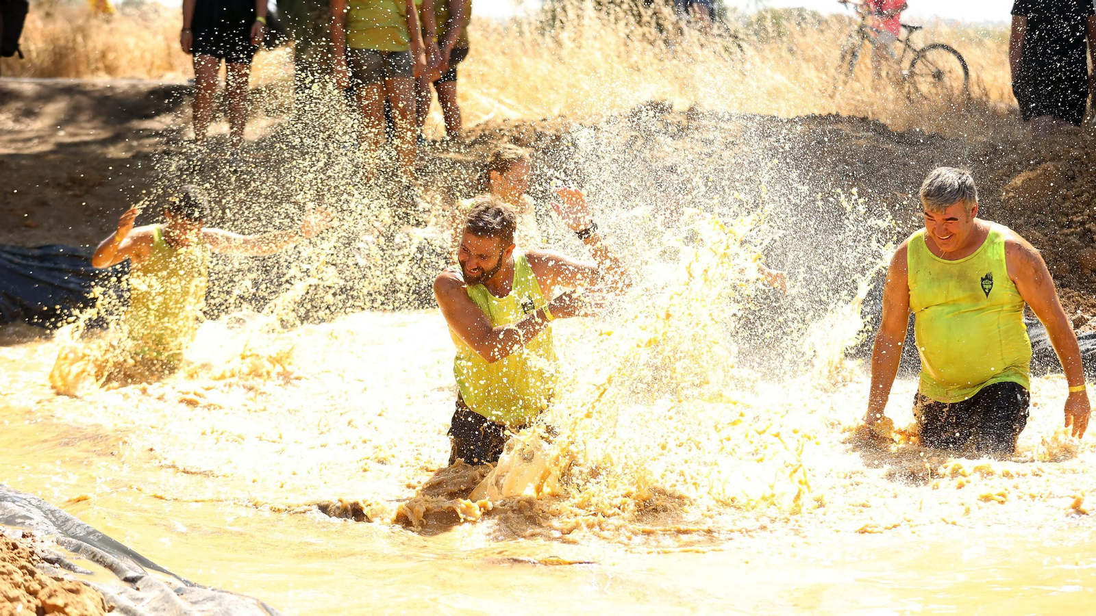 Búscate en la VII Carrera del Barro en La Barca