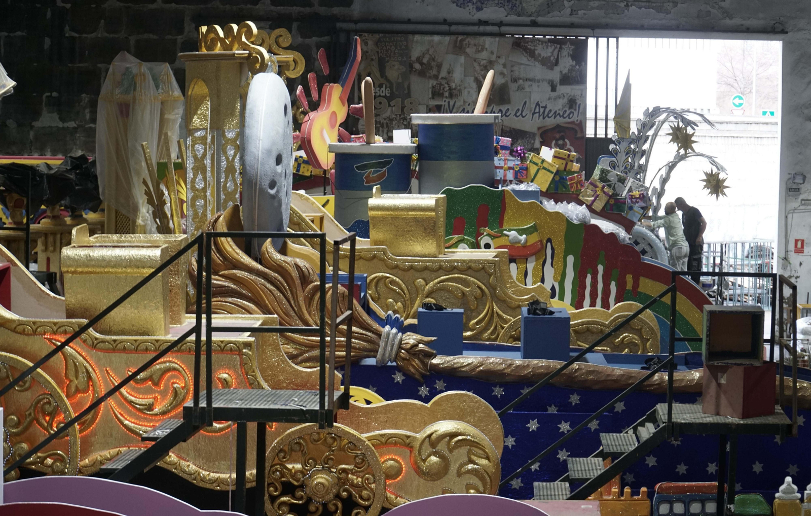 Así se construye la Cabalgata de Reyes Magos de Sevilla 2022