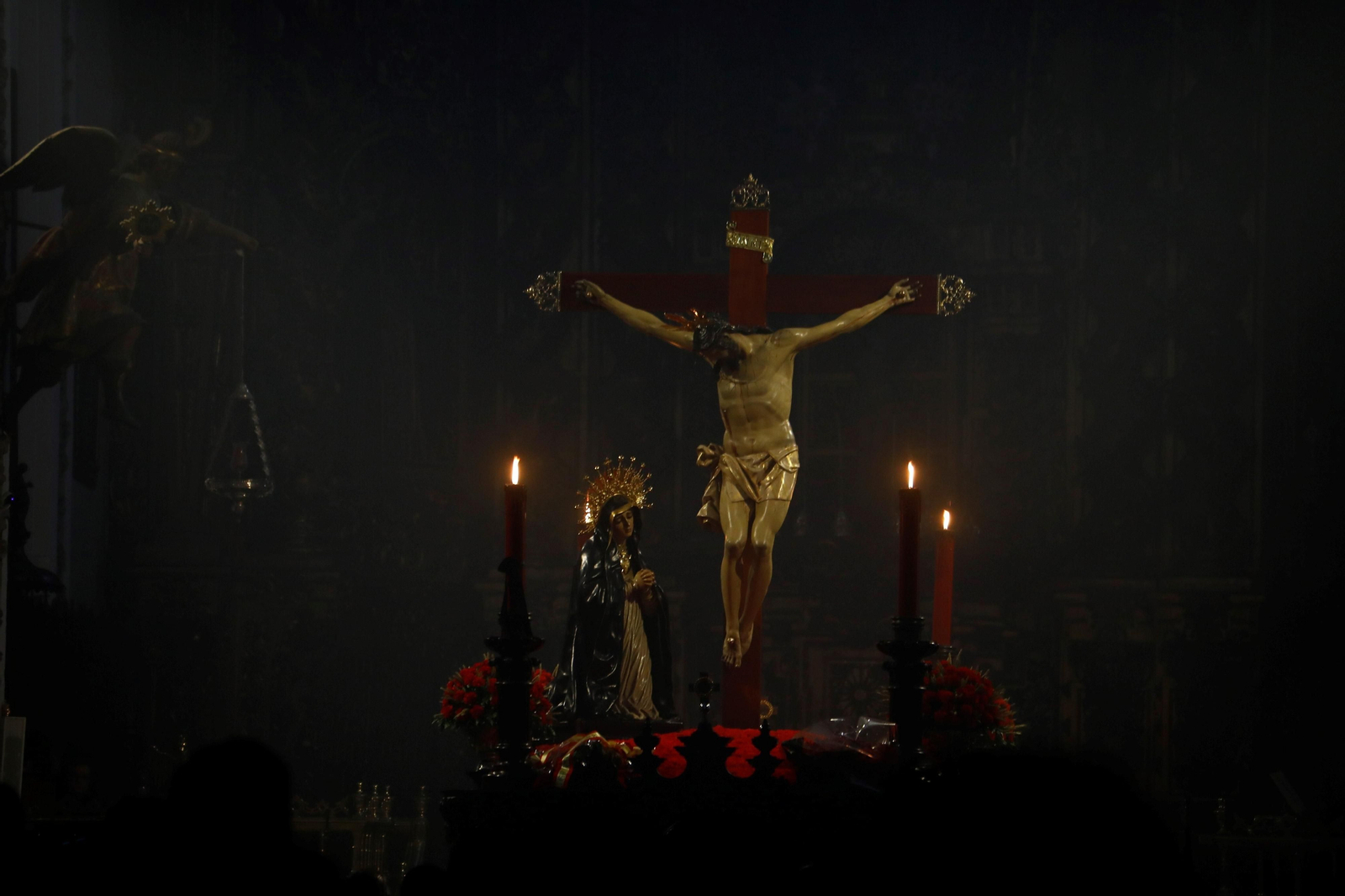 Las mejores imágenes de la Caridad en este Jueves Santo de Córdoba Las mejores imágenes de la Caridad en este Jueves Santo de Córdoba