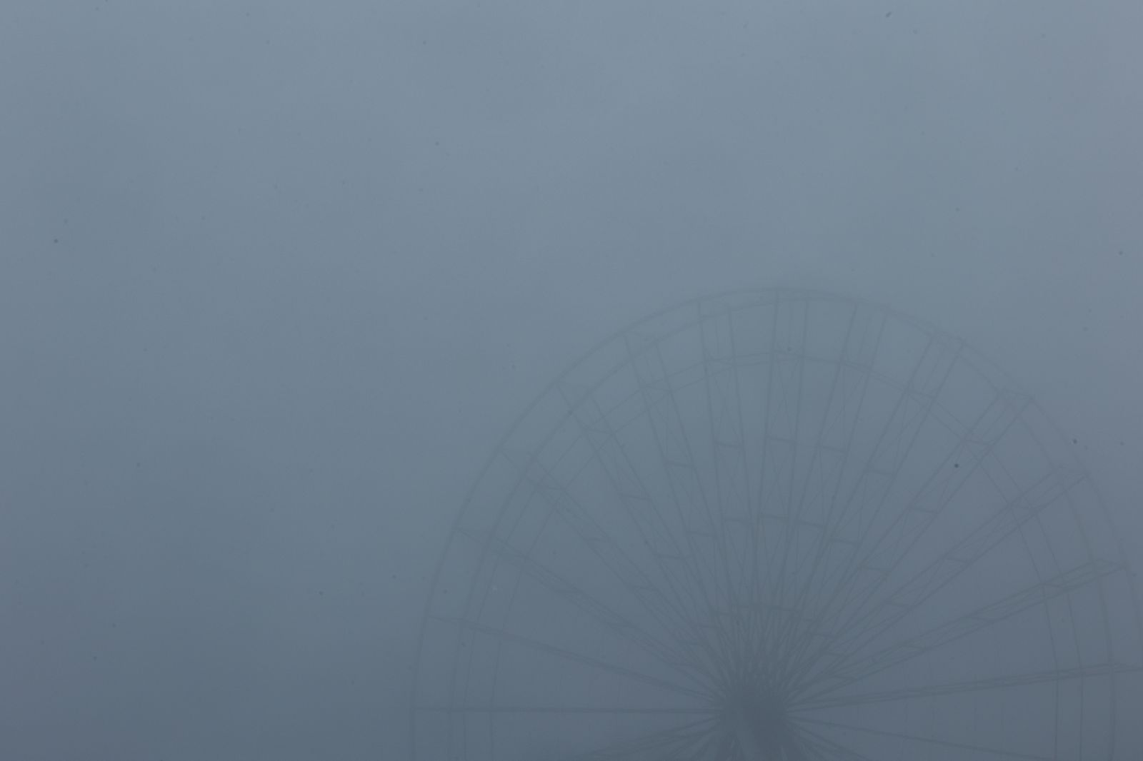 Las mejores imágenes de la niebla que cubría  Sevilla de nuevo