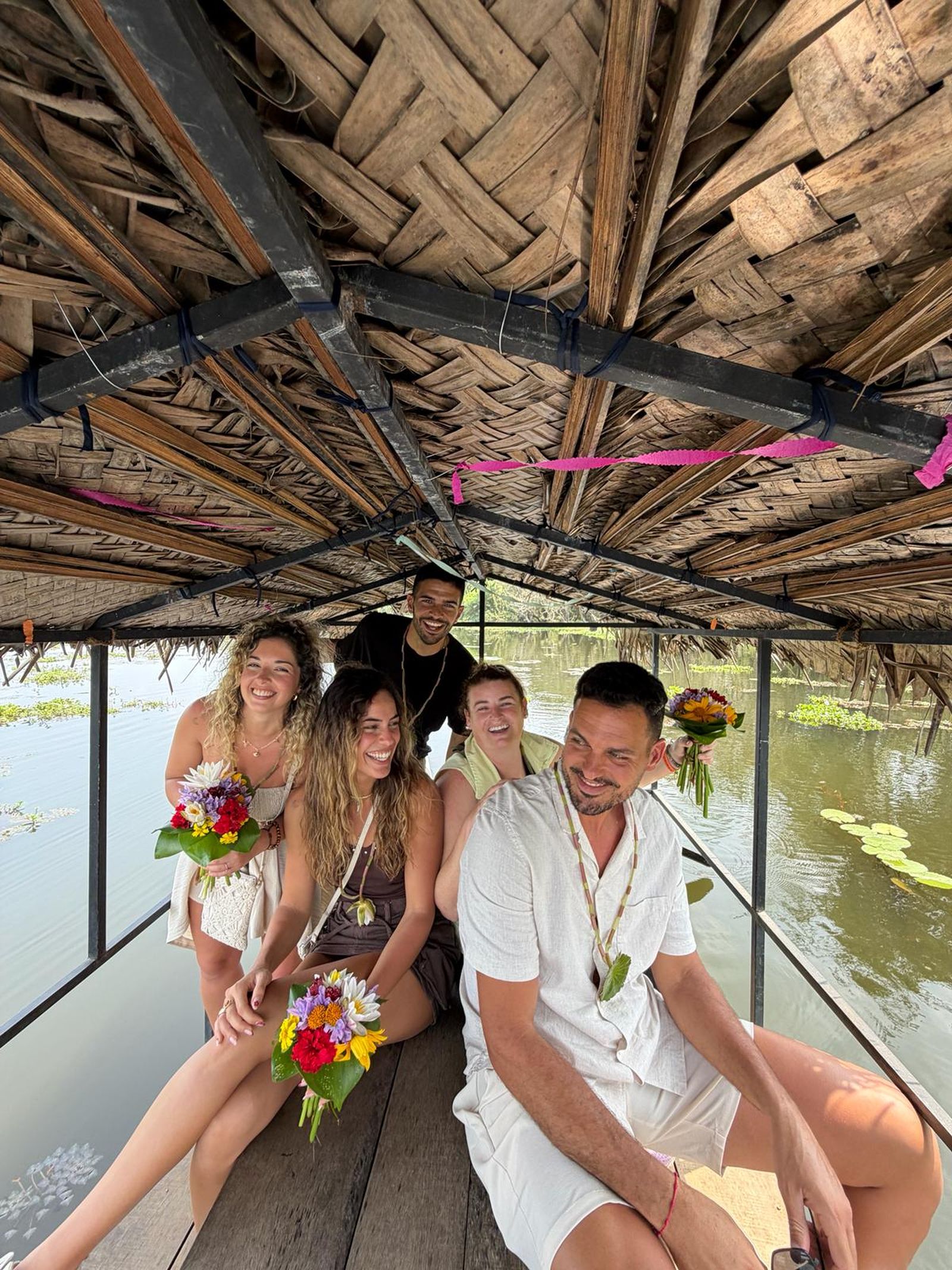 El grupo de cinco algarrobeños que ha quedado atrapado en Sri Lanka