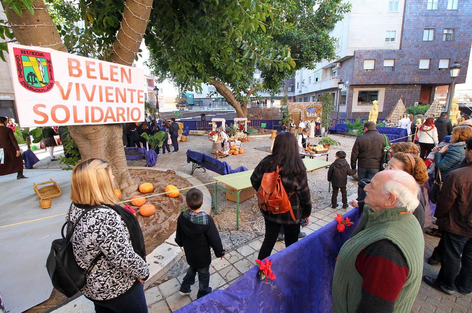 Imágenes del Belén viviente del Colegio María Inmaculada.