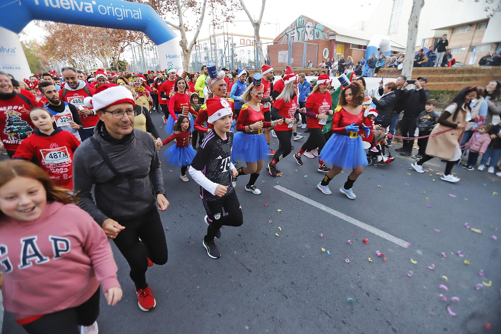 Imágenes de la XIII carrera de San Silvestre en Huelva