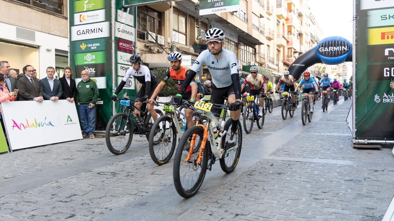 En imágenes: la Andalucía Bike Race llega a Jaén en su tercera etapa