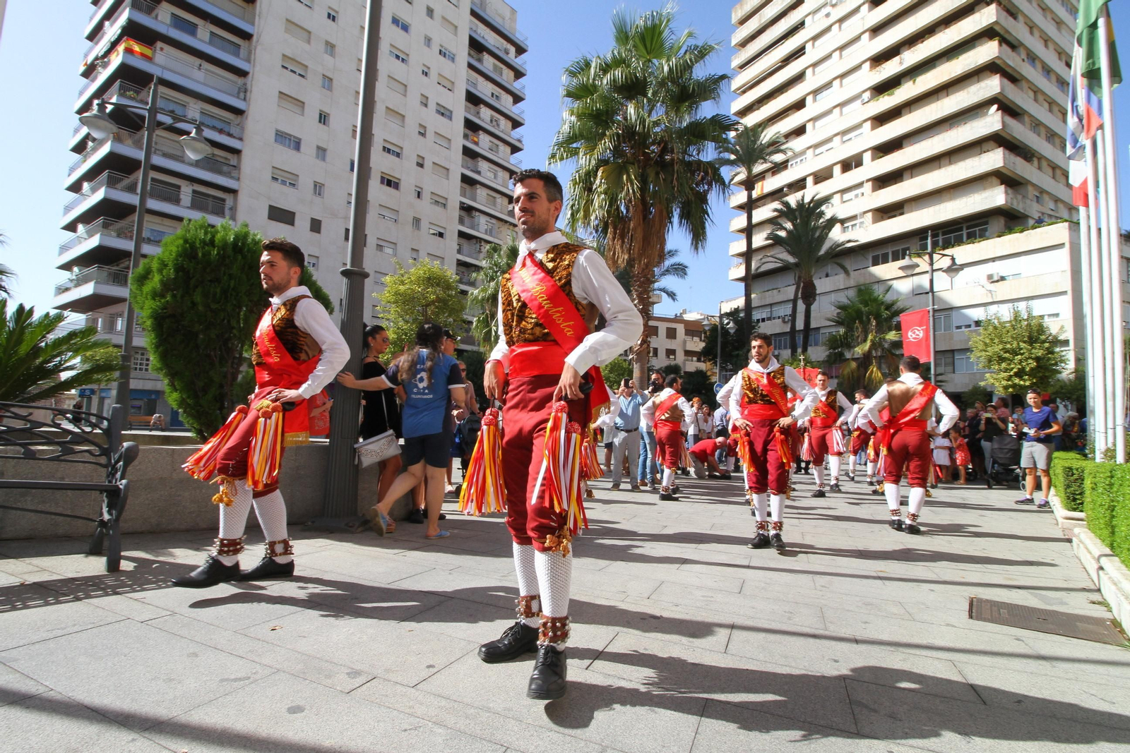 Imágenes del desfile Iberoamericano de bailes.