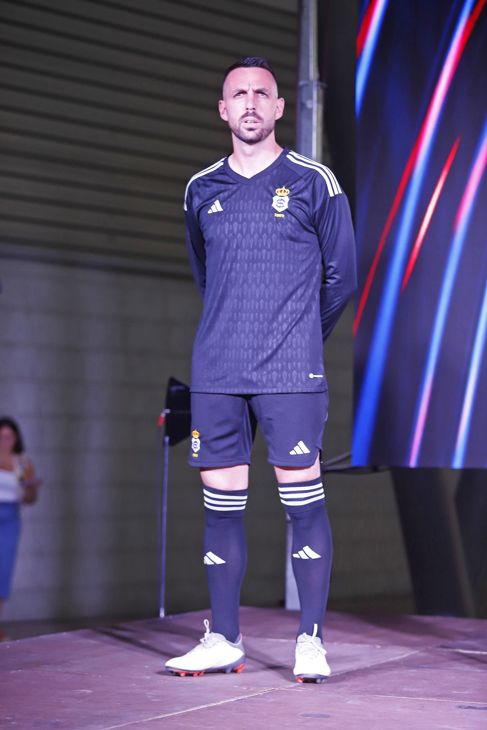 Imágenes de las nuevas equipaciones del Recreativo de Huelva para la temporada 2023/24