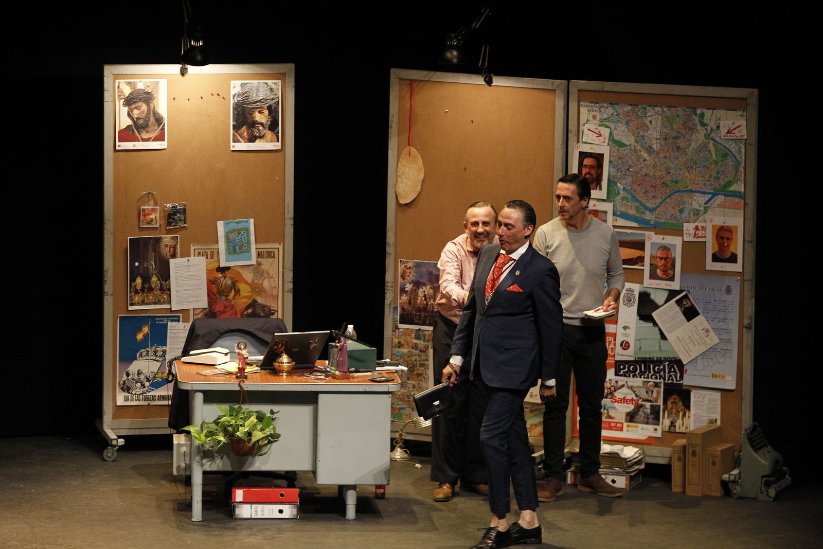 Fotogalería Festival de Teatro de El Ejido. Obra "El Asesino de la Regañá". Teatro Municipal de El Ejido