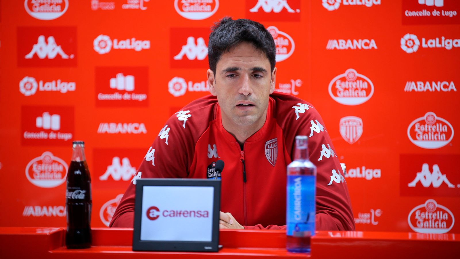 El técnico del CD Lugo, Íñigo Vélez, en rueda de prensa.