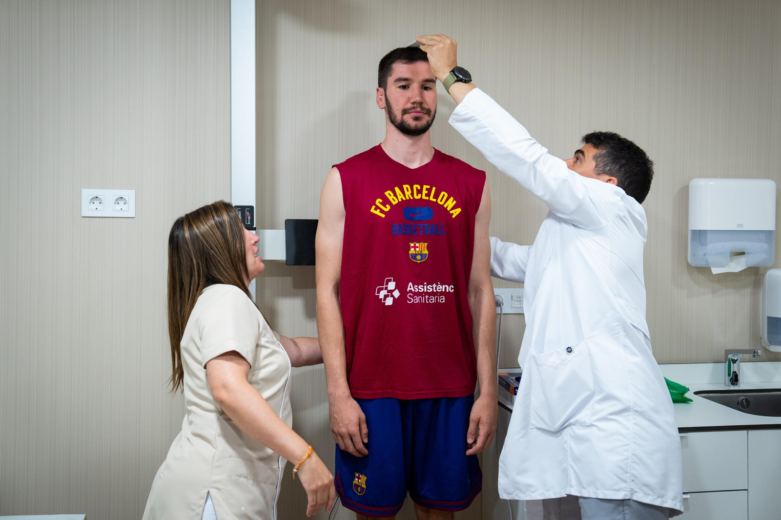 Darío Brizuela firma contrato con el Barcelona