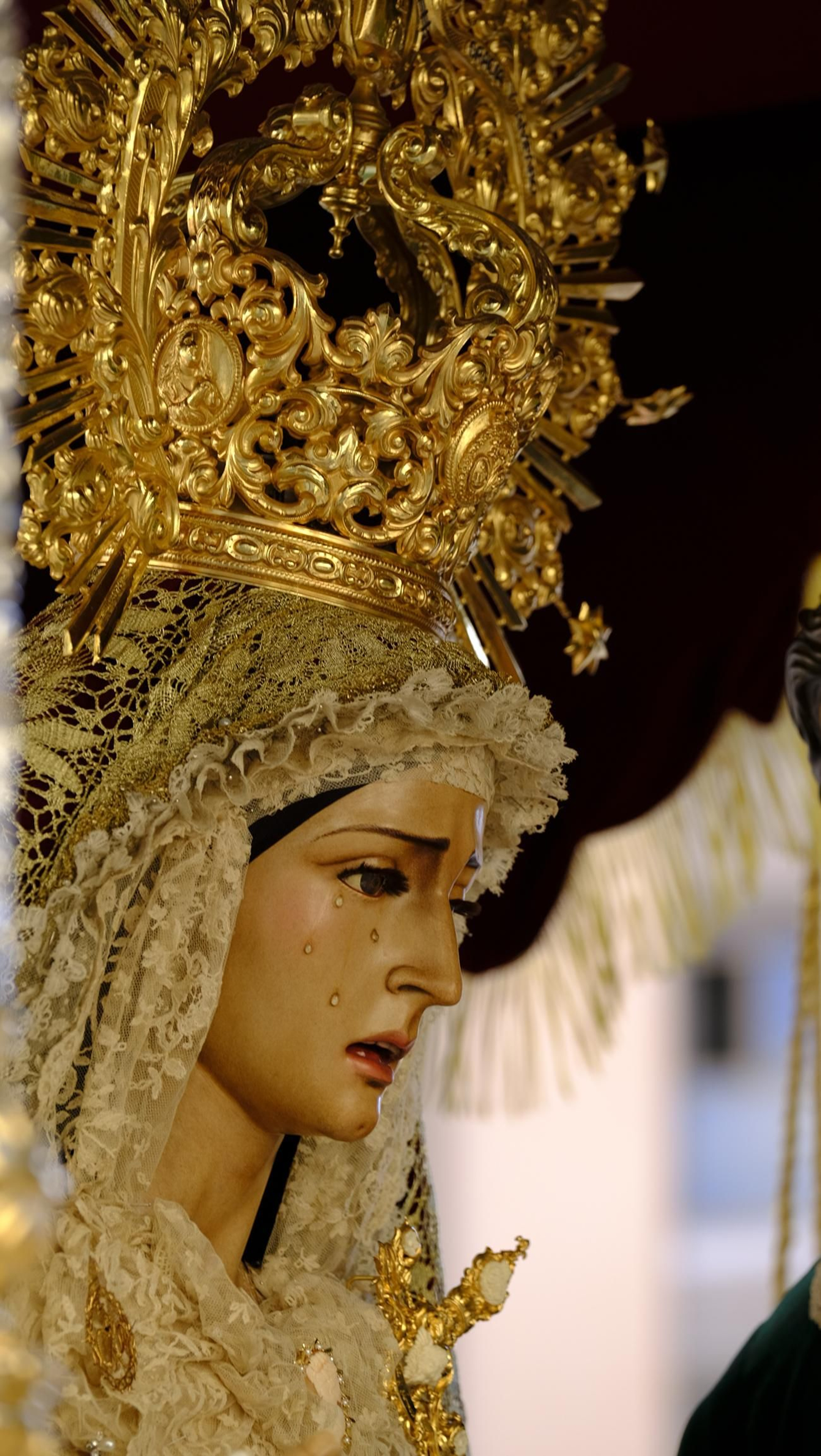 Coronación desaría al viento en su estación de Penitencia