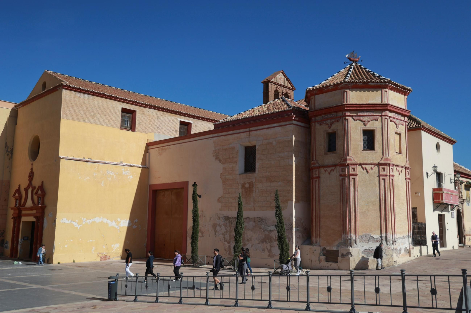 Las fotos de las humedades de la iglesia de Santo Domingo