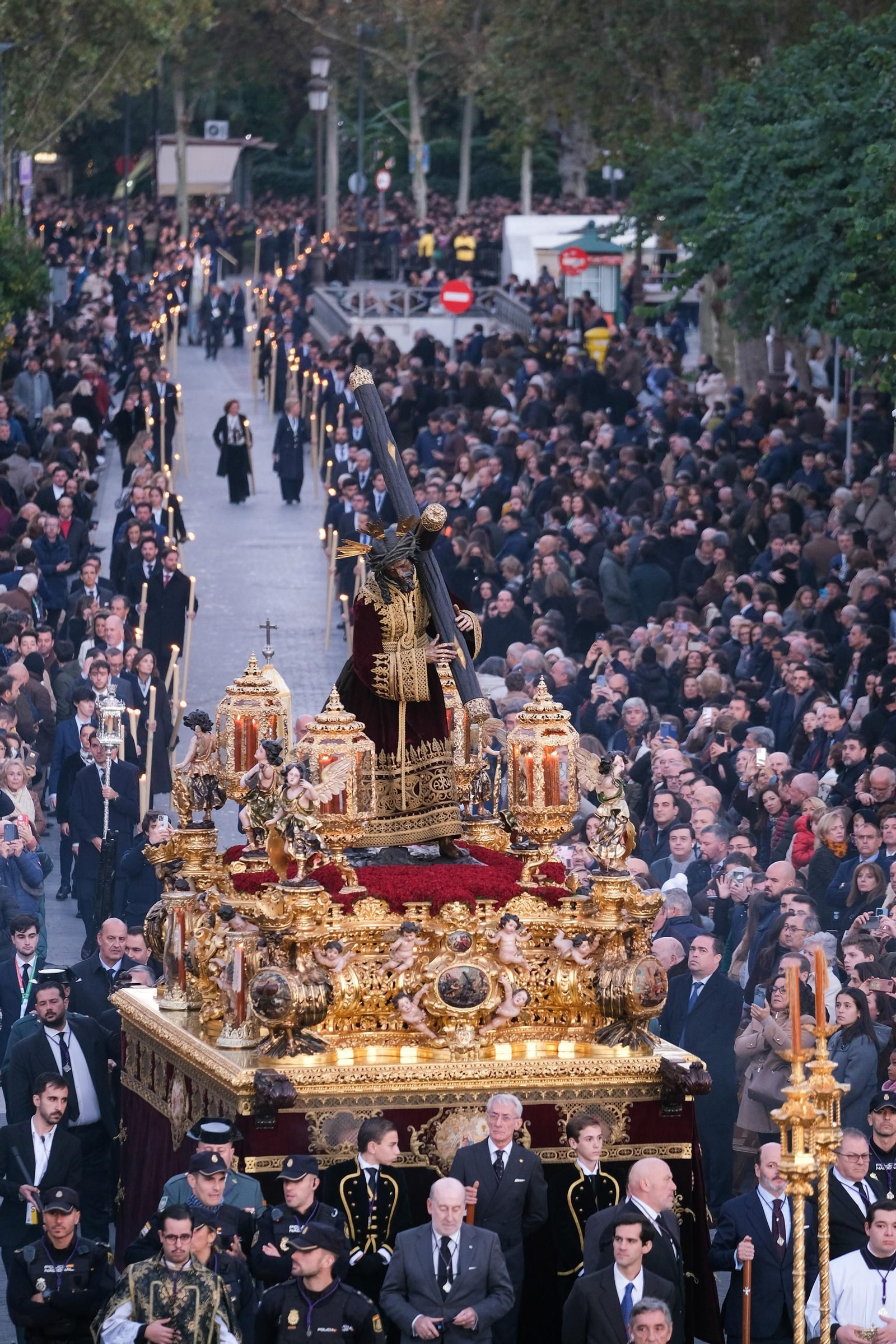 Imágenes de la procesión Magna, desde la Torre del Oro