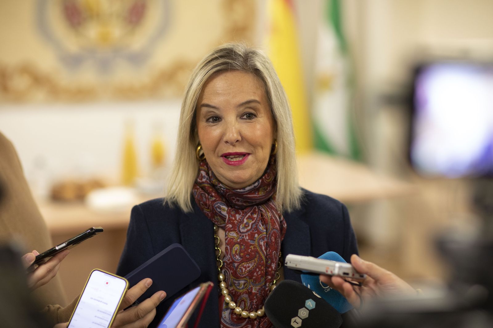 La fiscal superior, Ana Tárrago, en la atención a medios en el desayuno informativo de Navidad.