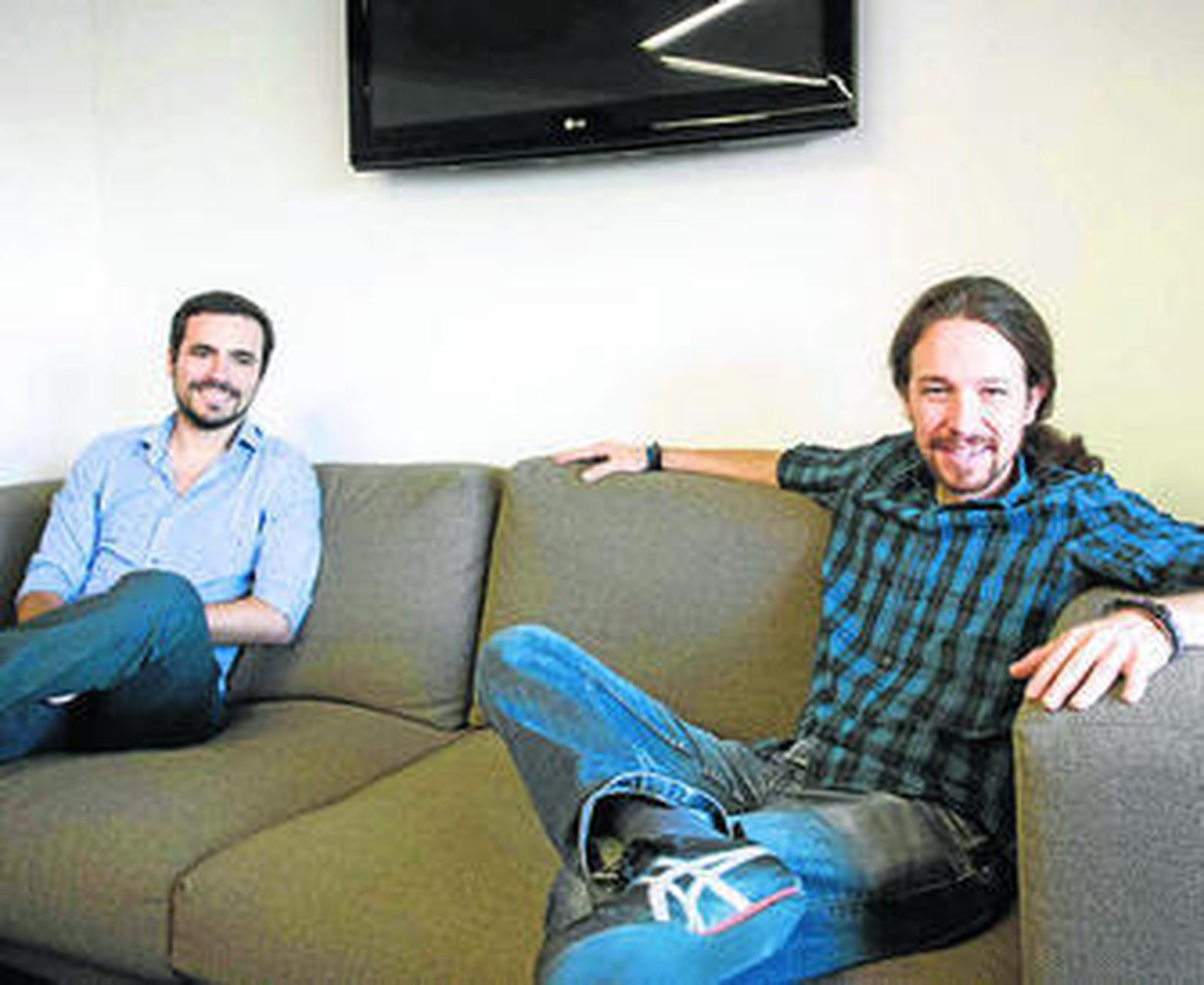 Alberto Garzón y Pablo Iglesias, en junio, en una de sus citas para intentar una alianza.