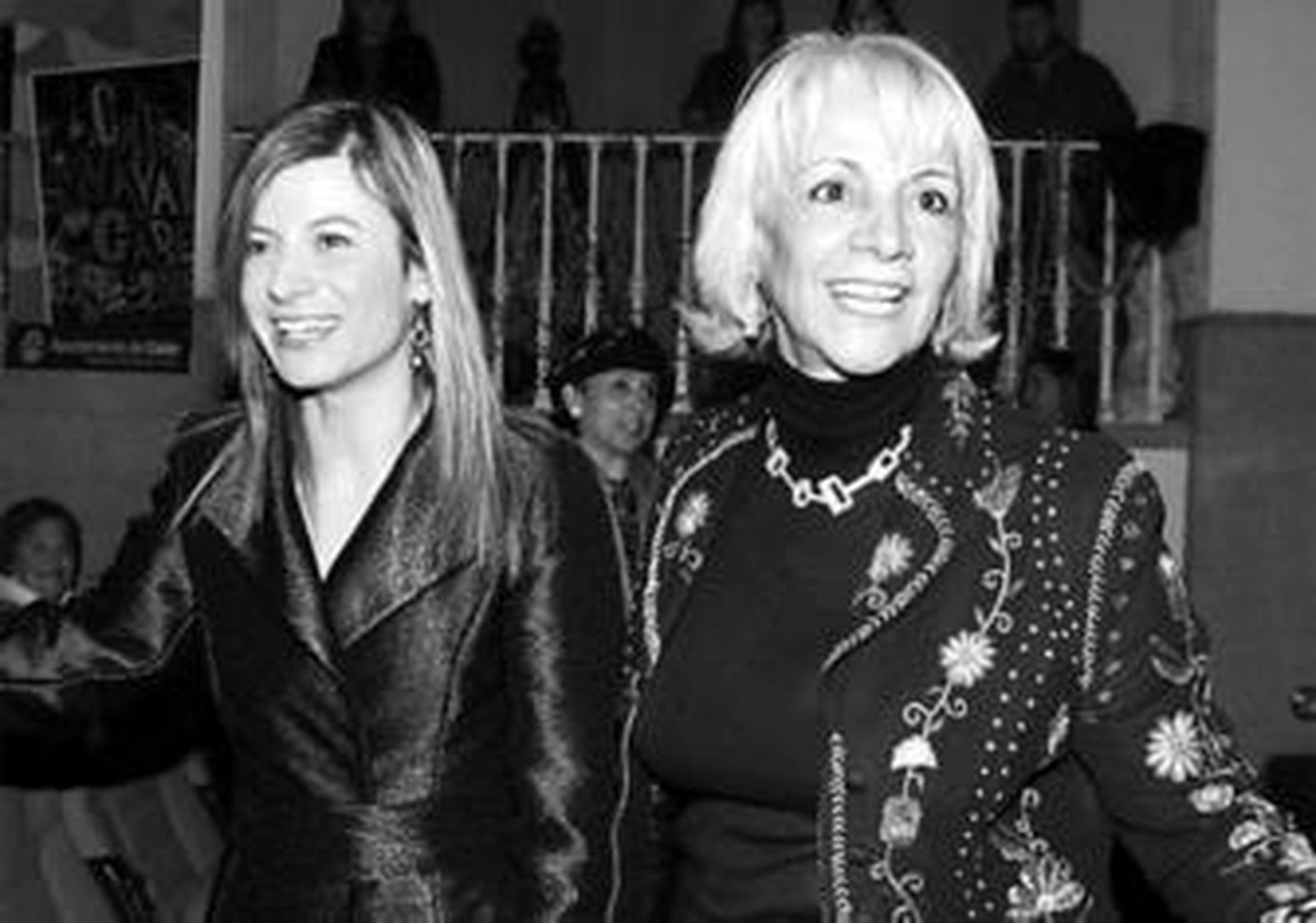 La ministra de Igualdad, Bibiana Aído, y la alcaldesa de Cádiz, Teófila Martínez, en un acto en Madrid.