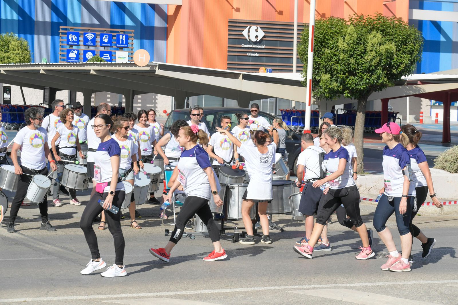 Las imágenes de la Carrera de la Mujer de este domingo en Granada