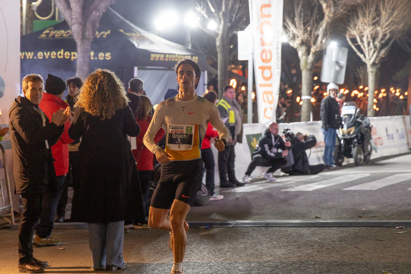 En imágenes: la élite del atletismo mundial y nacional exhibe su clase en la Carrera de San Antón 2026