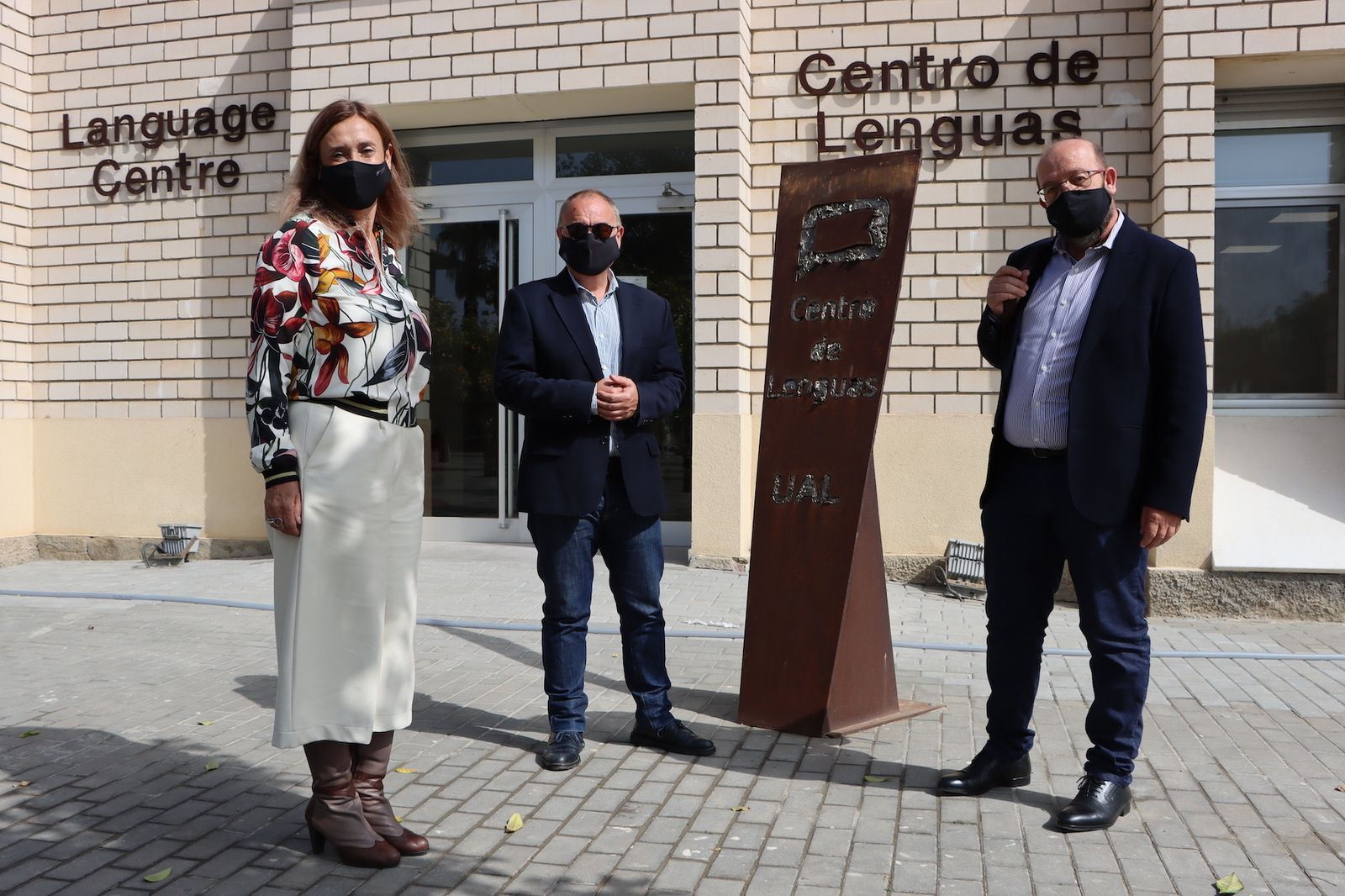 Trabajo a tres bandas de la UAL para facilitar formación gratuita en idiomas a sus doctorandos internacionales