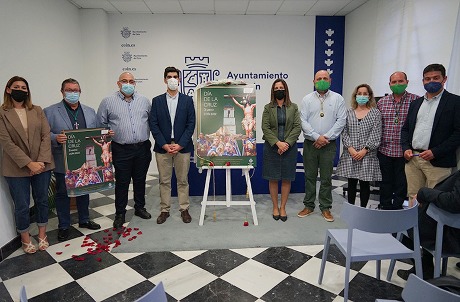 Presentación del cartel para el Día de la Cruz de Coín.