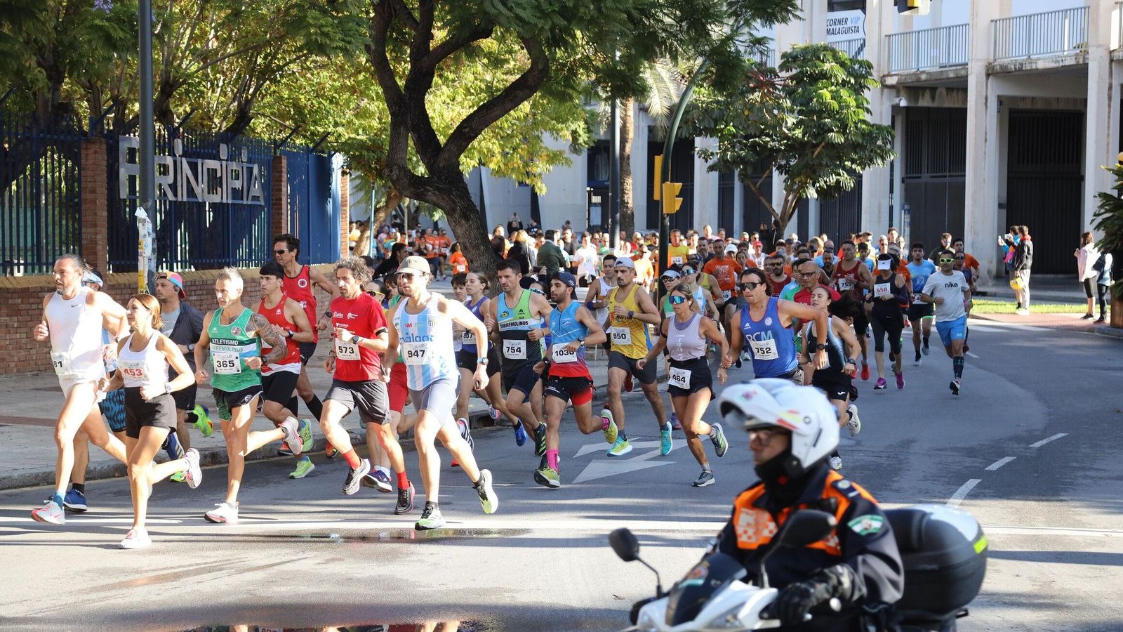 Búscate en las fotos de la Carrera de la Prensa en Málaga