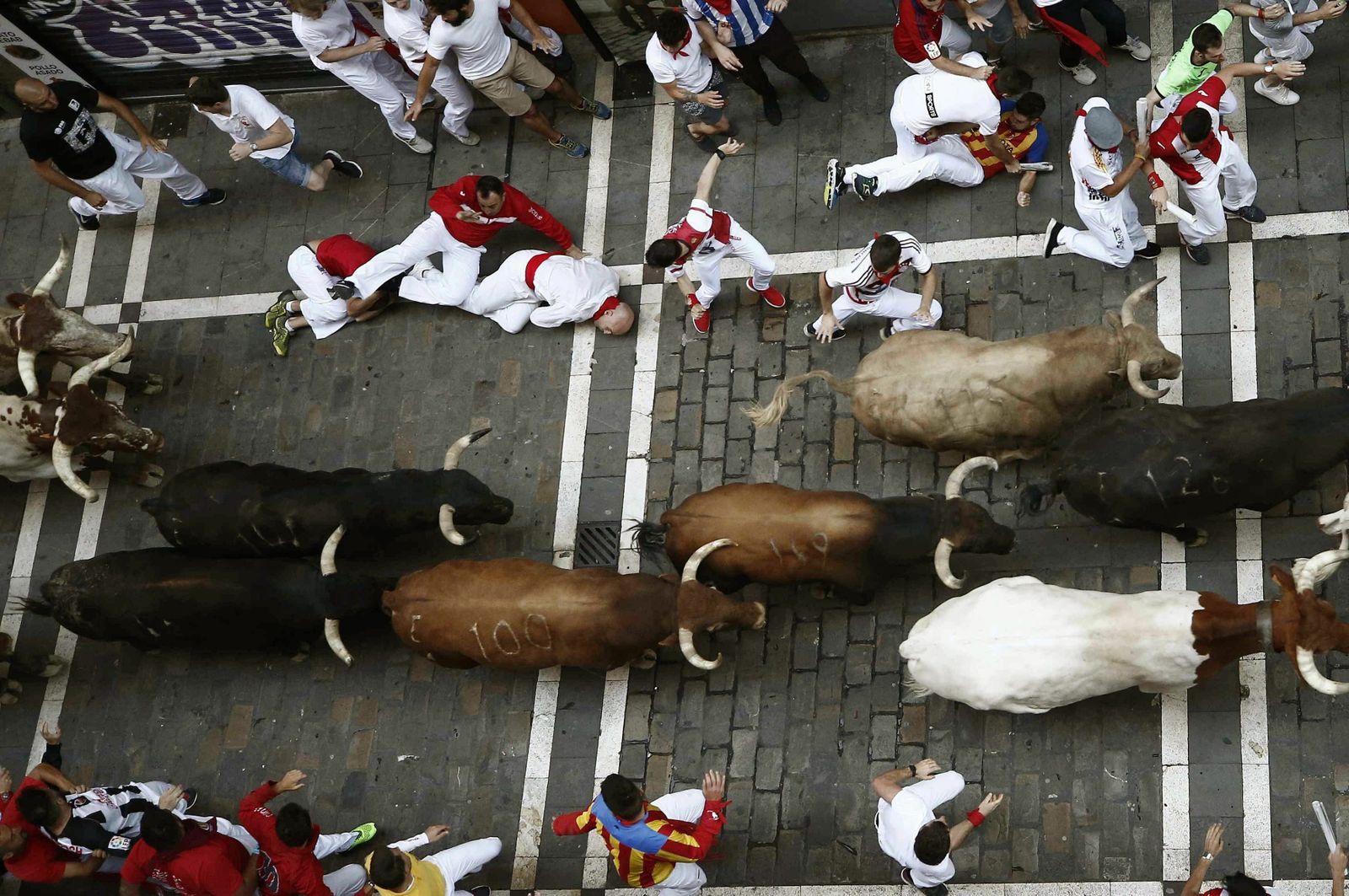 Las imágenes del sexto encierro de San Fermín 2019