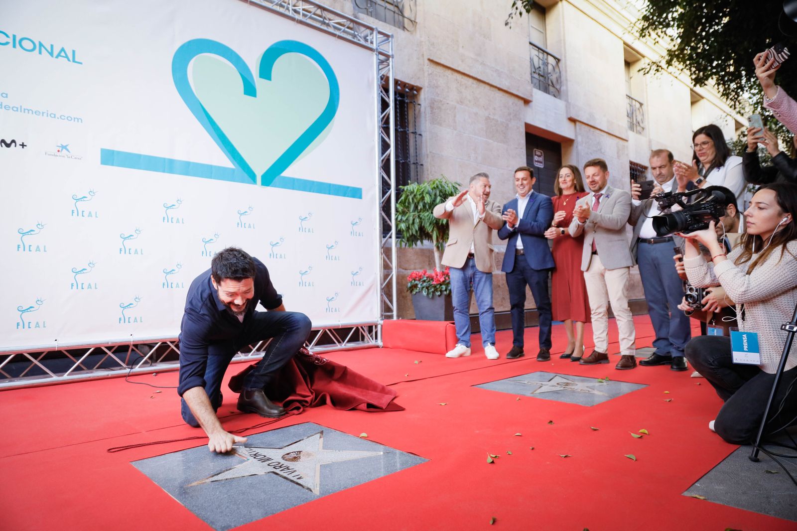 Imágenes en el paseo de la fama de Álvaro Morte