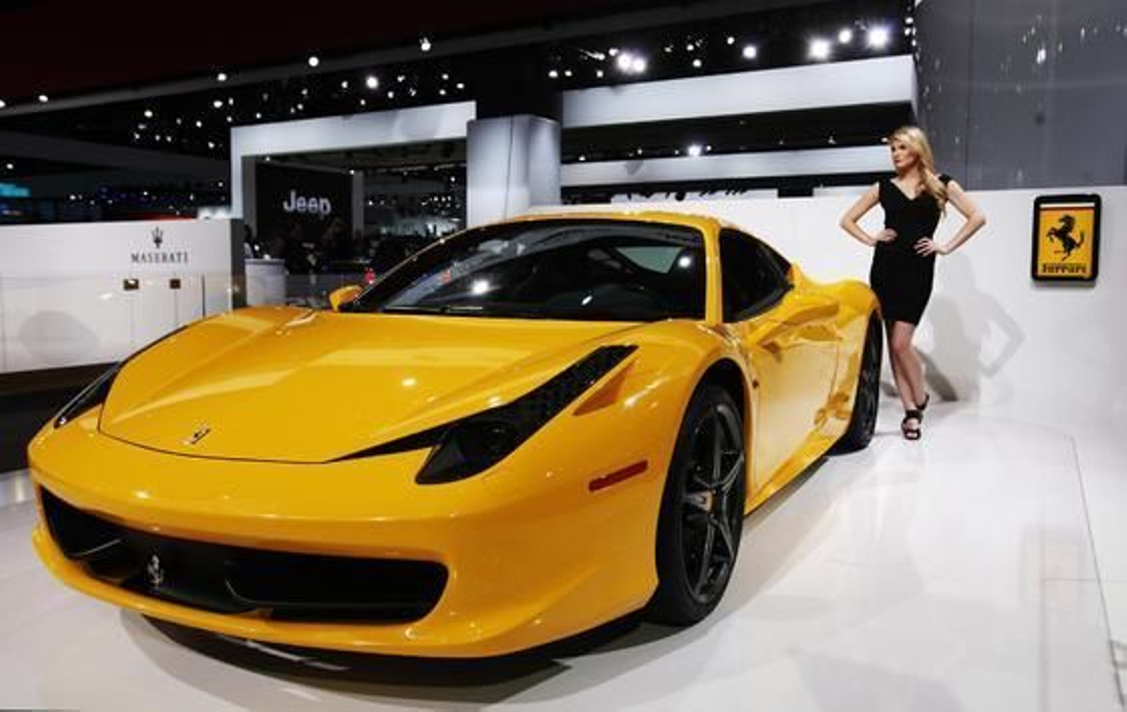 Presentación de los diferentes modelos de coches en el Salón de Detroit.

Foto: AFP/ Reuters