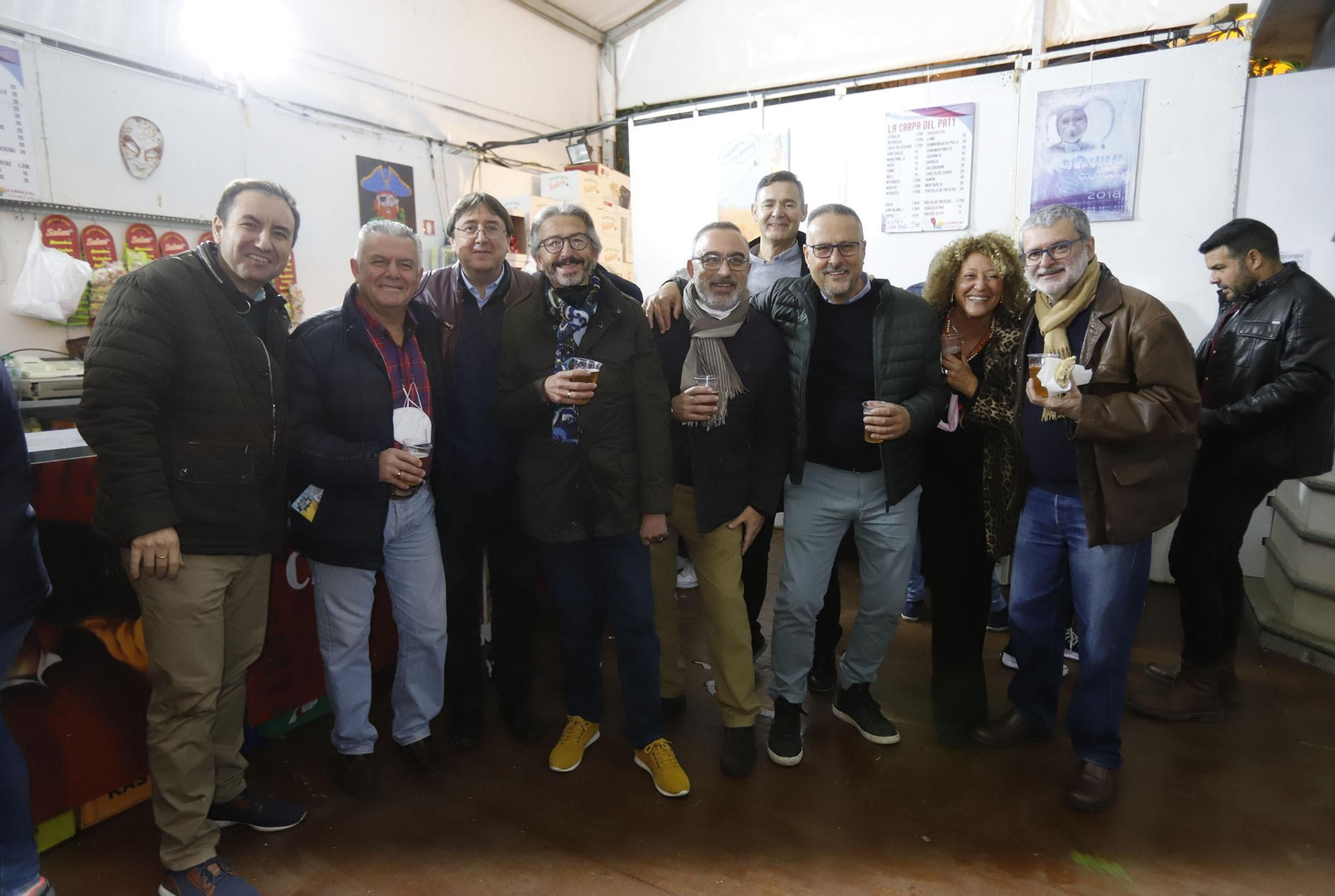 Imágenes del ambiente en el primer día del concurso de agrupaciones del Carnaval Colombino