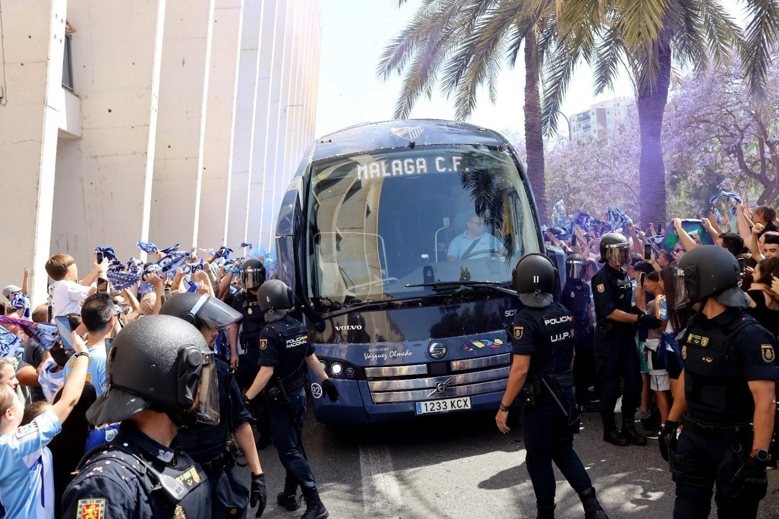 Las fotos del tremendo recibimiento de la afición al Málaga
