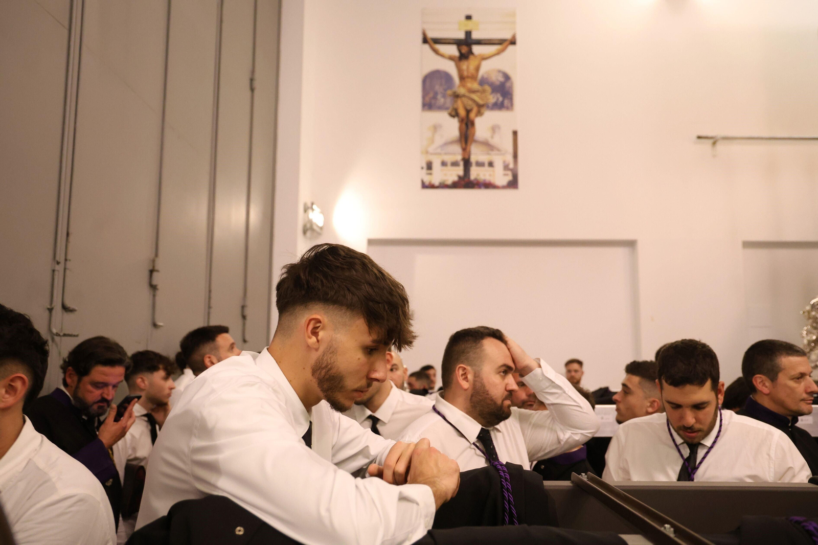 Crucifixión en el Lunes Santo en Málaga, en fotos