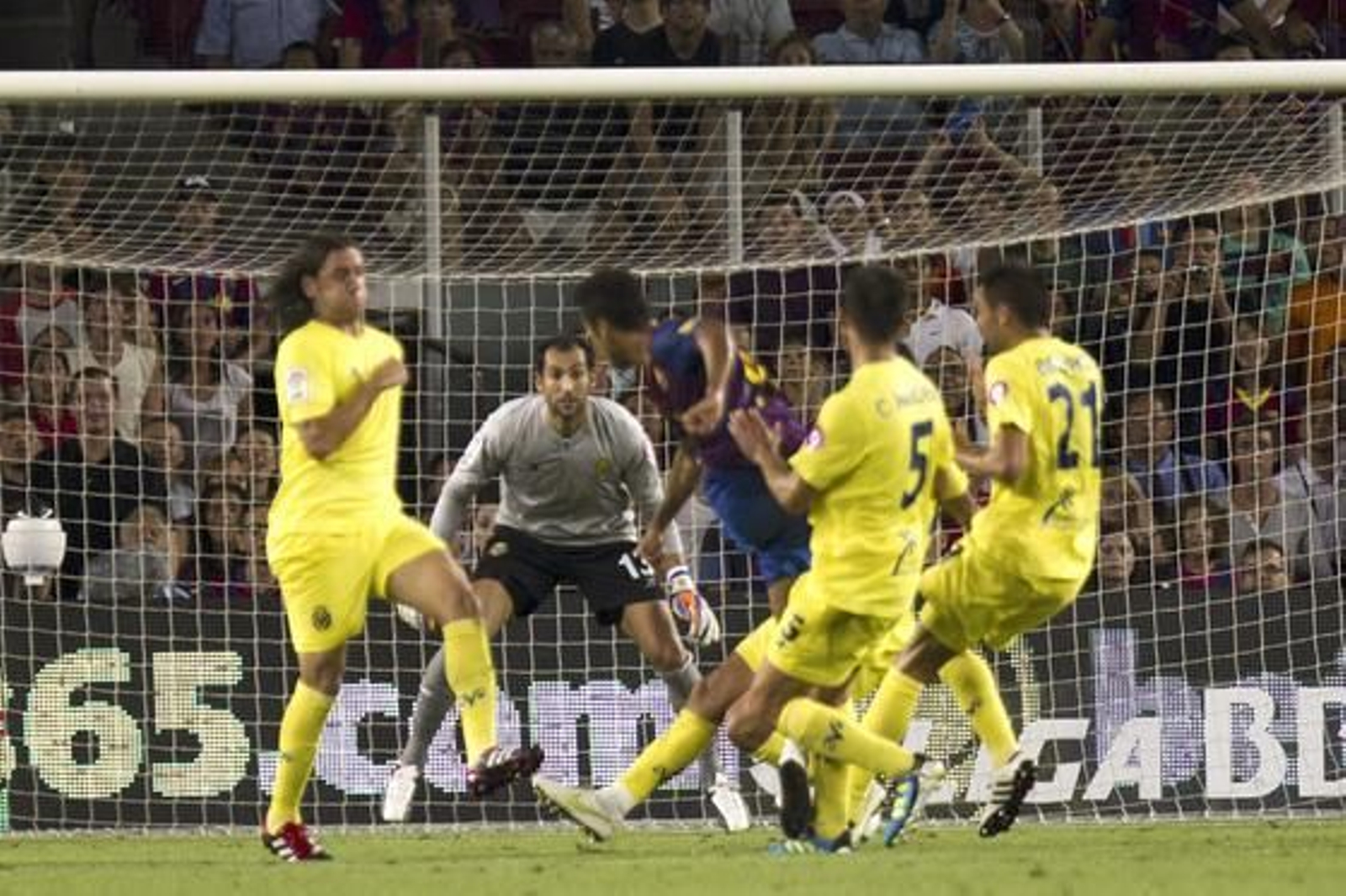 El Barcelona comienza la Liga arrollando al Villarreal en el Camp Nou (5-0). / EFE