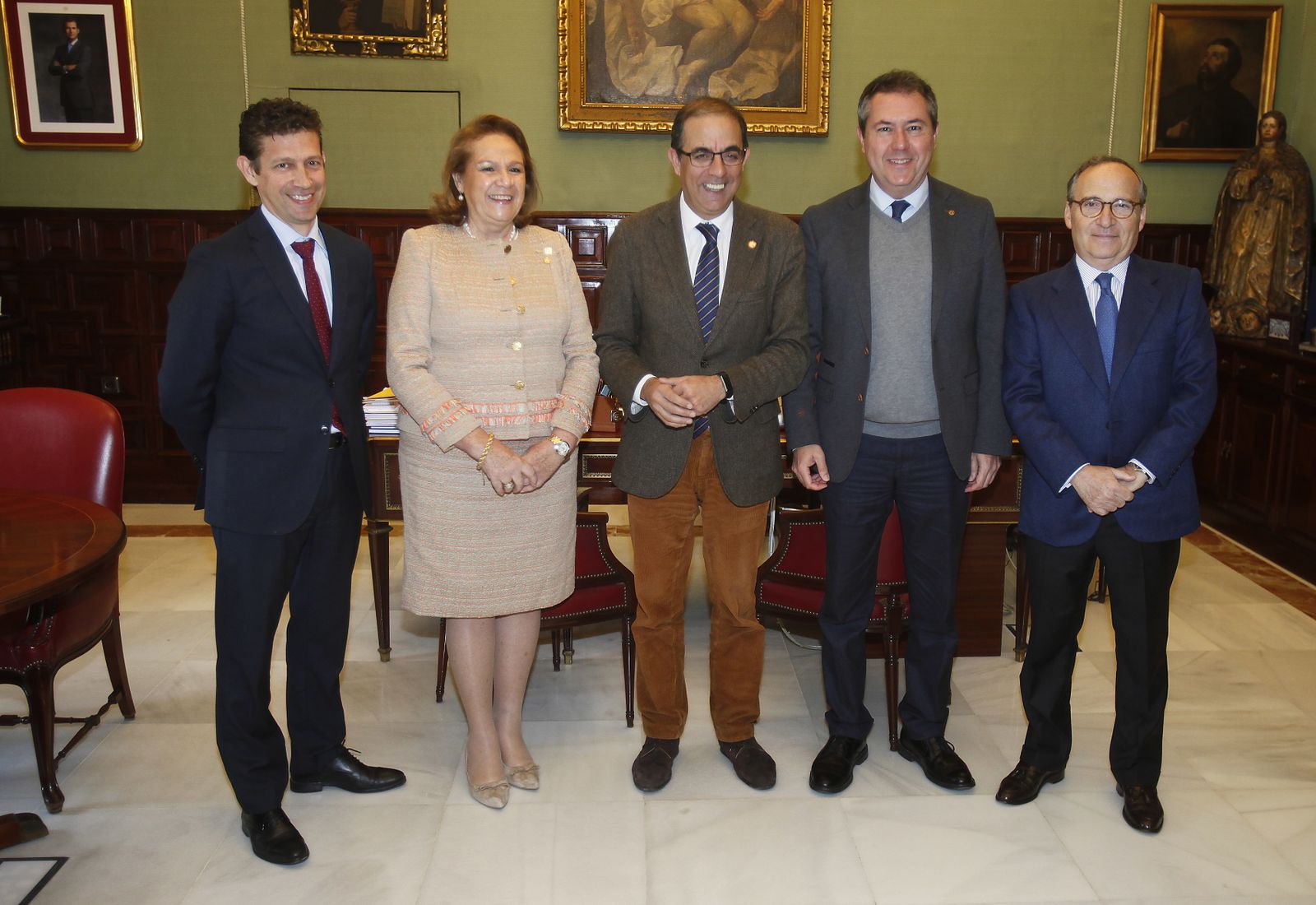 Eduardo Fuentesal (Tier1), Cocha Yoldi (Consejo Social US), Miguel Ángel Castro (rector de la US), el alcalde Juan Espadas y Antonio Hernández (Ebro Foods).