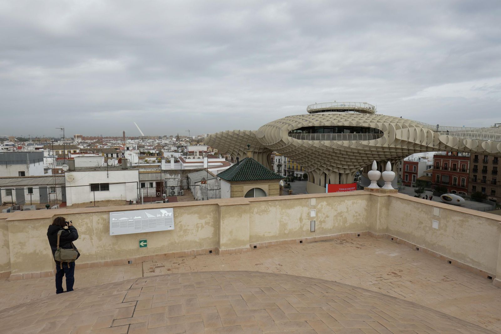 Las imágenes de la visita a las cubiertas de la Iglesia de la Anunciación