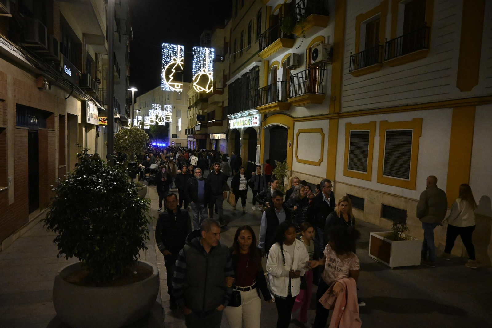 Imágenes del alumbrado navideño en las calles de Huelva