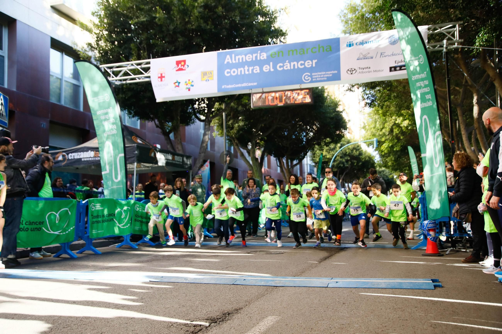 Imágenes de la Carrera contra el Cáncer de Almería