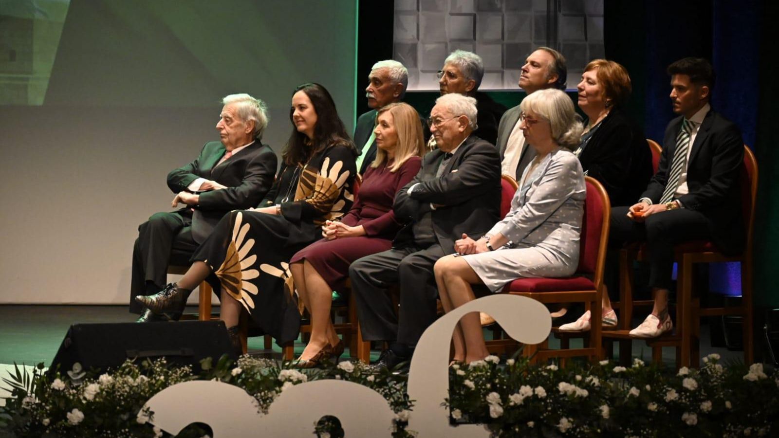 Homenajeados con los Premios Bandera de Huelva de la Junta de Andalucía.